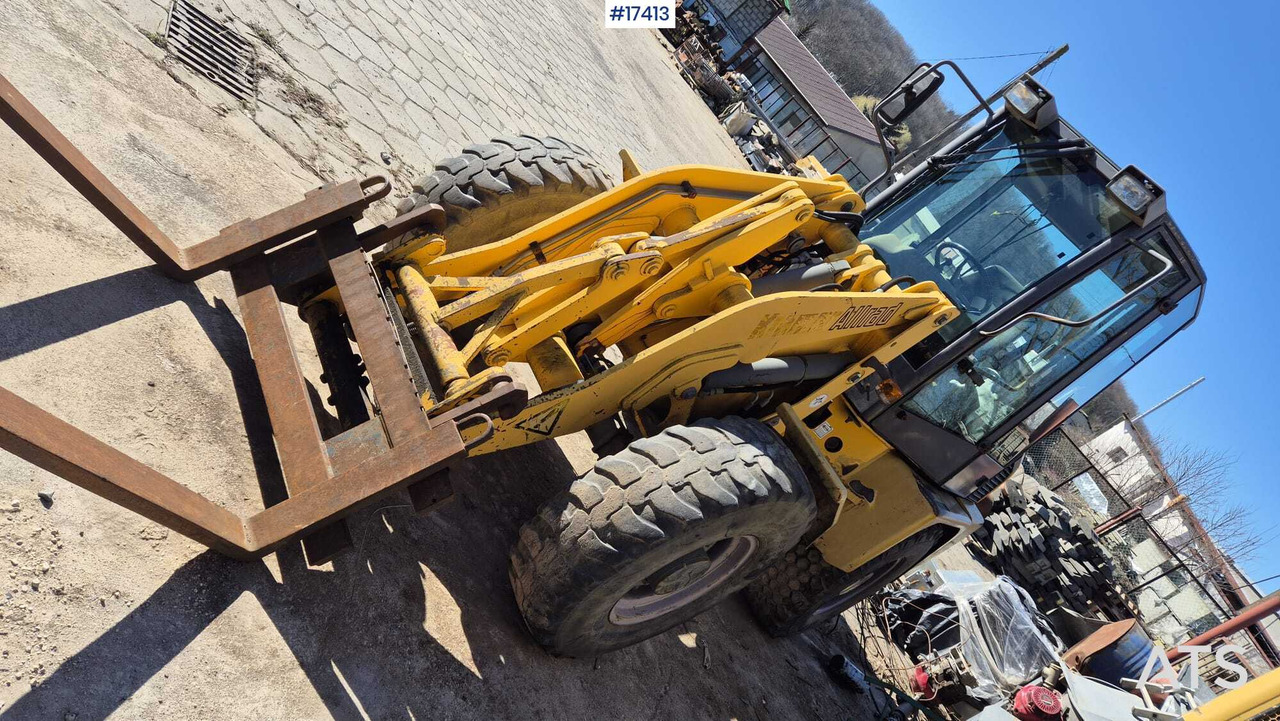 Wheel loader AHLMANN AL 85t 2004) forks, quick coupler, opening bucket. - Pá carregadora de rodas: foto 2 Wheel loader AHLMANN AL 85t 2004) forks, quick coupler, opening bucket. - Pá carregadora de rodas: foto 2