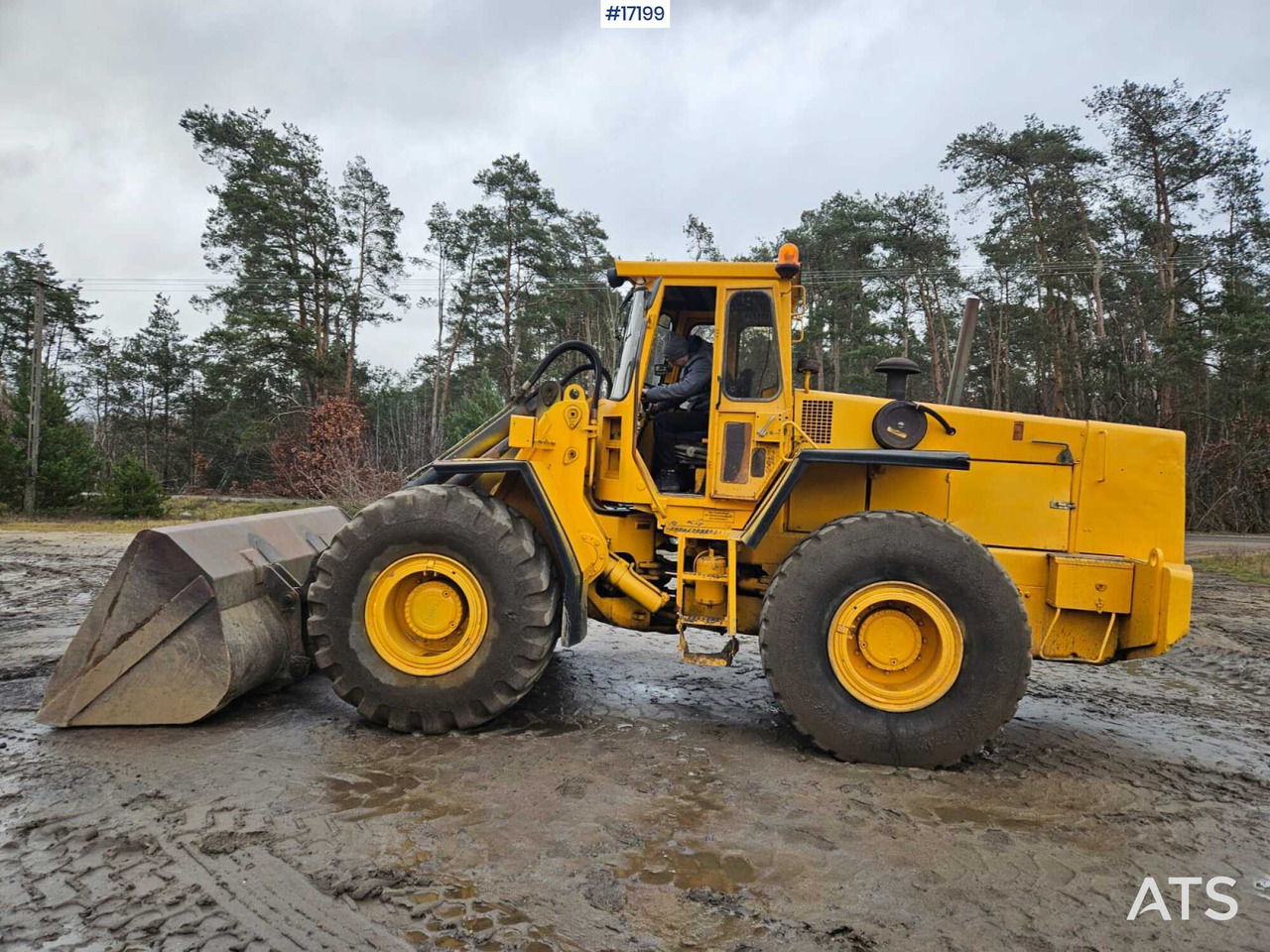 Wheel loader VOLVO 4500 (1984) - Pá carregadora de rodas: foto 2 Wheel loader VOLVO 4500 (1984) - Pá carregadora de rodas: foto 2