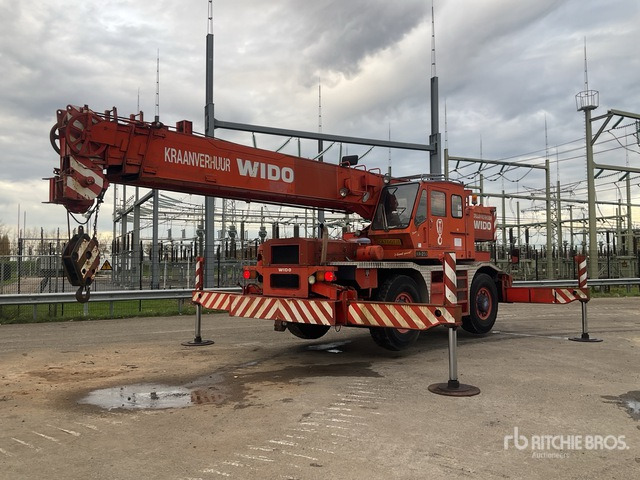 1990 Kato KR-250 25 ton 4x4x4 Rough Terrain Crane - Grua todo o terreno: foto 1 1990 Kato KR-250 25 ton 4x4x4 Rough Terrain Crane - Grua todo o terreno: foto 1