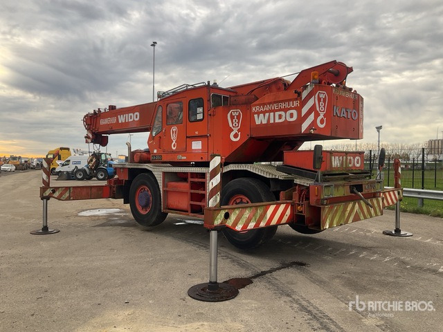 1990 Kato KR-250 25 ton 4x4x4 Rough Terrain Crane - Grua todo o terreno: foto 3 1990 Kato KR-250 25 ton 4x4x4 Rough Terrain Crane - Grua todo o terreno: foto 3