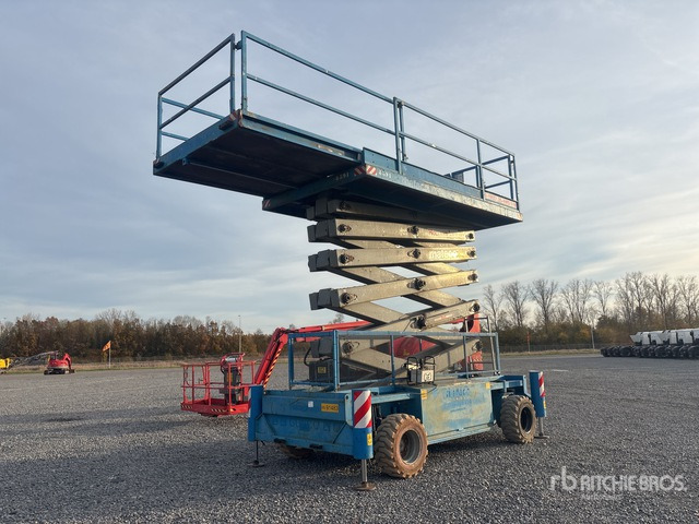 2008 Holland Lift COMBISTAR B-195DL25-4WD/P/N 4x4 Diesel Scissor Lift - Plataforma de Tijera/ Plataforma de tesoura: foto 4 2008 Holland Lift COMBISTAR B-195DL25-4WD/P/N 4x4 Diesel Scissor Lift - Plataforma de Tijera/ Plataforma de tesoura: foto 4