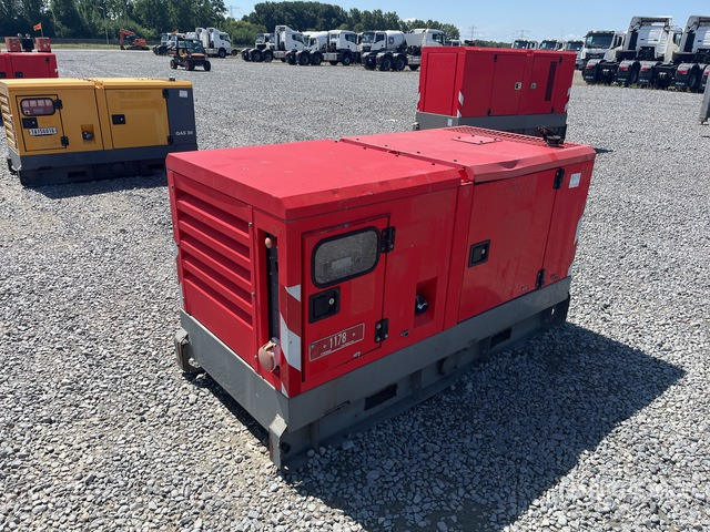 2012 Atlas Copco QAS40 40 kVA Skid-Mounted Generator Set - Gerador elétrico: foto 1 2012 Atlas Copco QAS40 40 kVA Skid-Mounted Generator Set - Gerador elétrico: foto 1