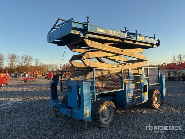 2013 Genie GS-3390 4x4 Diesel Scissor Lift - Plataforma de Tijera/ Plataforma de tesoura: foto 3 2013 Genie GS-3390 4x4 Diesel Scissor Lift - Plataforma de Tijera/ Plataforma de tesoura: foto 3