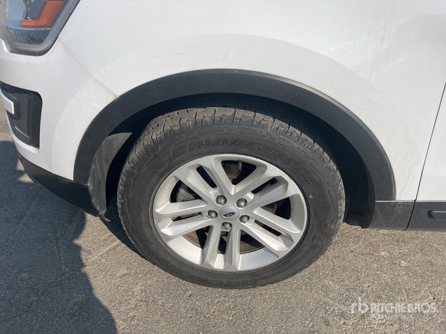 2015 Ford Explorer 4WD SUV - SUV: foto 4 2015 Ford Explorer 4WD SUV - SUV: foto 4