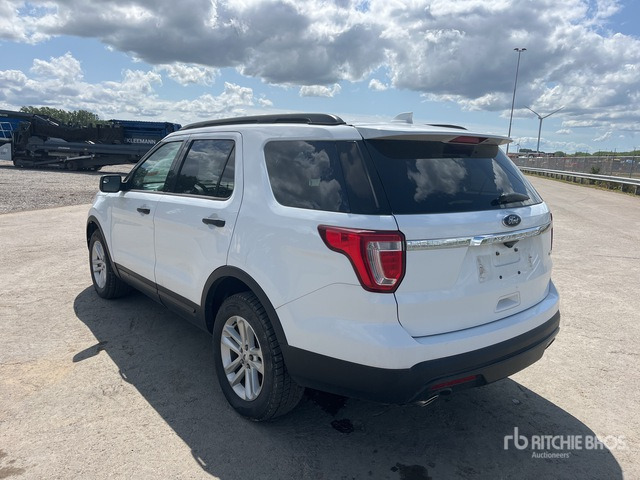 2015 Ford Explorer 4WD SUV - SUV: foto 2 2015 Ford Explorer 4WD SUV - SUV: foto 2