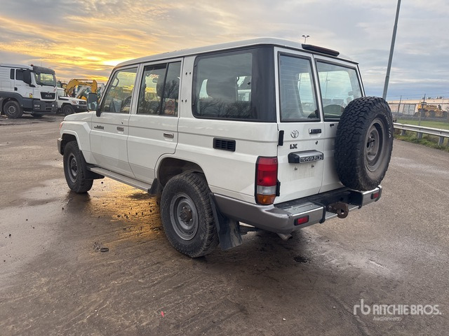 2020 Toyota Land Cruiser 4WD SUV - SUV: foto 2 2020 Toyota Land Cruiser 4WD SUV - SUV: foto 2