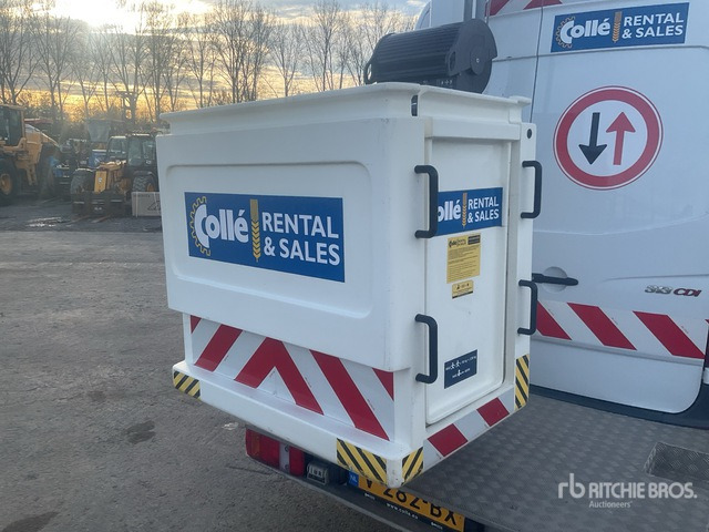 Mercedes-Benz Material Handling Arm - Caminhão com plataforma aérea: foto 5 Mercedes-Benz Material Handling Arm - Caminhão com plataforma aérea: foto 5