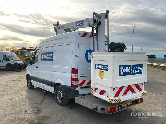 Mercedes-Benz Material Handling Arm - Caminhão com plataforma aérea: foto 2 Mercedes-Benz Material Handling Arm - Caminhão com plataforma aérea: foto 2