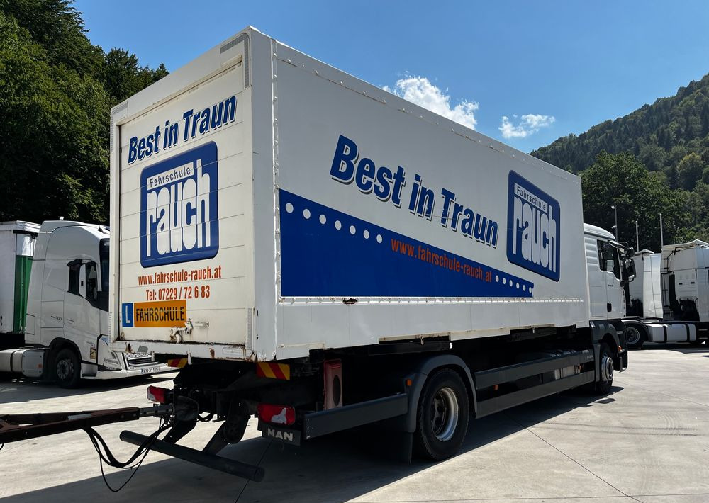 MAN TGA 18.350 6x2 D20 // BDF // Niski Przebieg // + Przyczepa Schmitz BDF // - Camião chassi: foto 5 MAN TGA 18.350 6x2 D20 // BDF // Niski Przebieg // + Przyczepa Schmitz BDF // - Camião chassi: foto 5