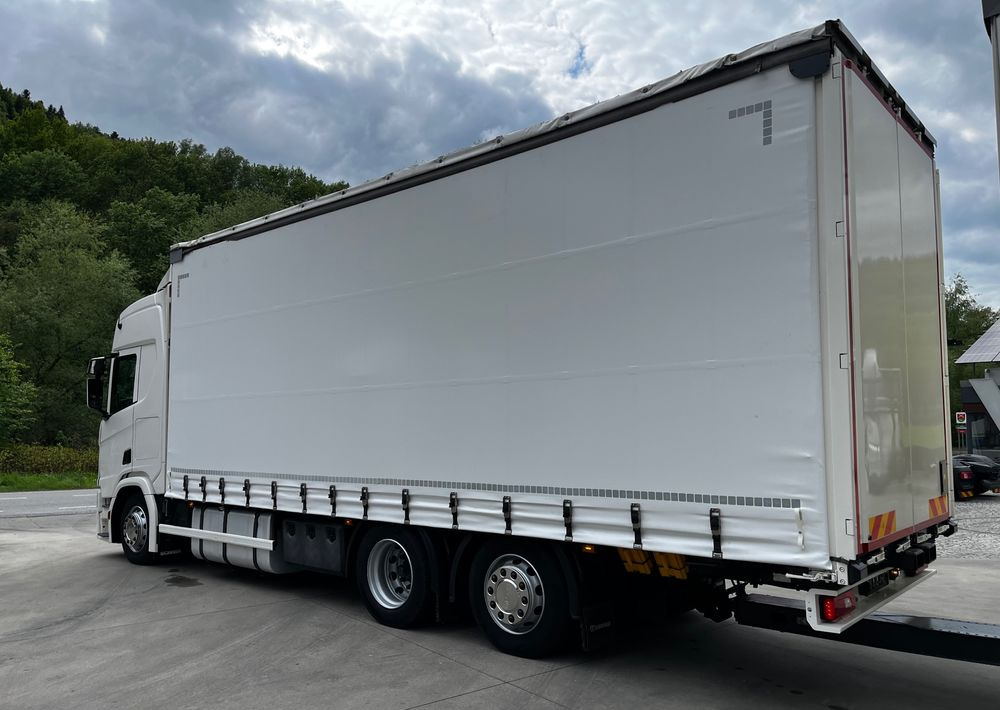 Scania R410 // 2018 // Retarder // Tandem 7.7+7.7 // Przyczepa Krone // Oś podnosozna // - Camião de lona: foto 5 Scania R410 // 2018 // Retarder // Tandem 7.7+7.7 // Przyczepa Krone // Oś podnosozna // - Camião de lona: foto 5