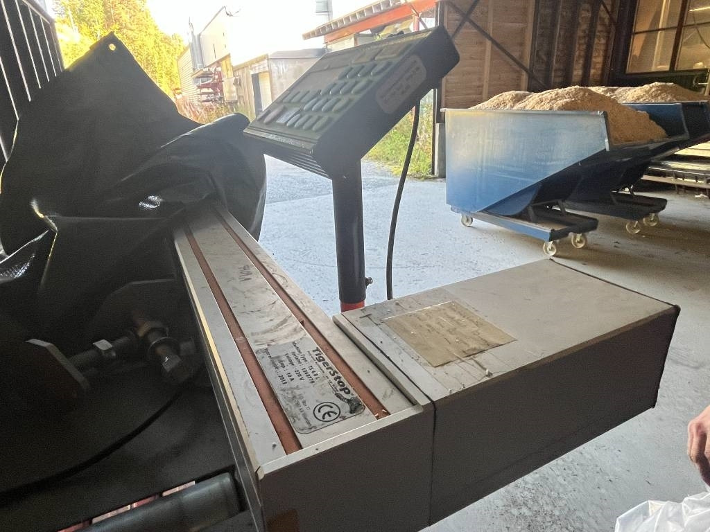 Annet GRAULE QNF Crosscut saw with TigerStop TS 4.8 L Au - Máquina: foto 2 Annet GRAULE QNF Crosscut saw with TigerStop TS 4.8 L Au - Máquina: foto 2