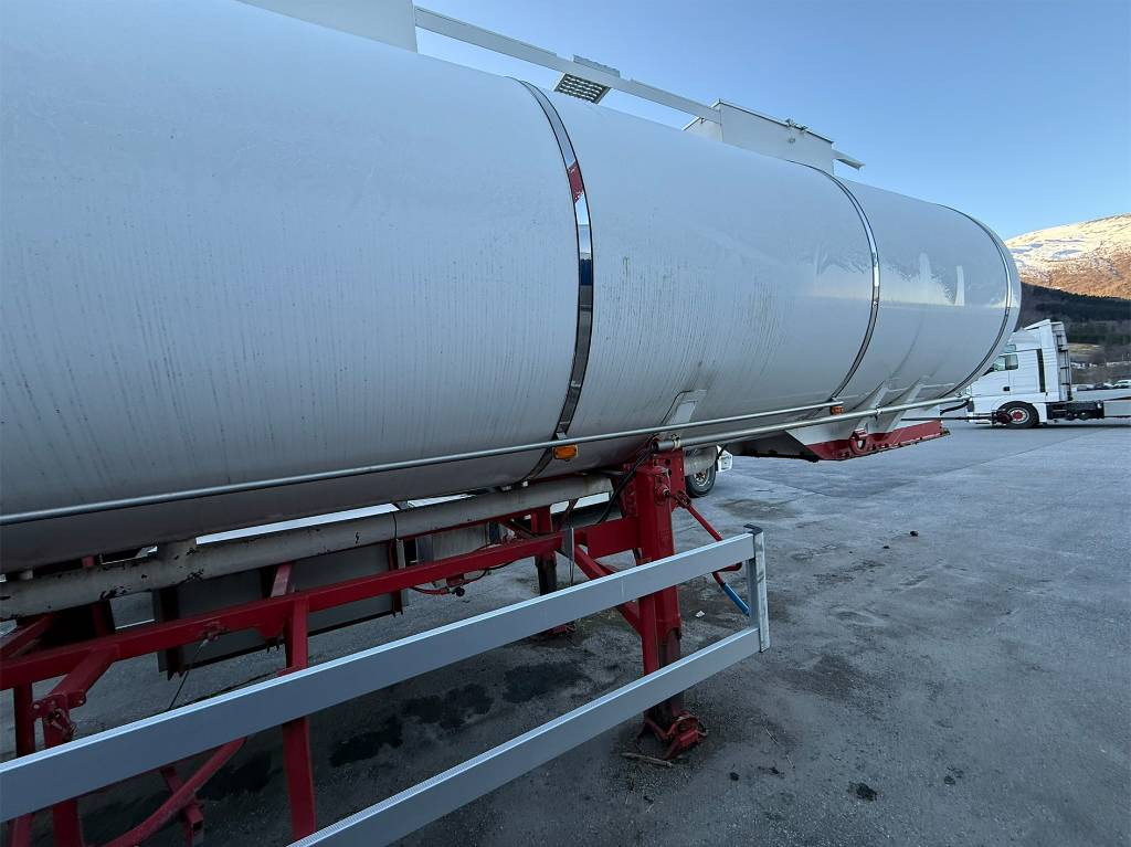 Annet Schrader tank trailer 32 m2 - Semirreboque tanque: foto 2 Annet Schrader tank trailer 32 m2 - Semirreboque tanque: foto 2