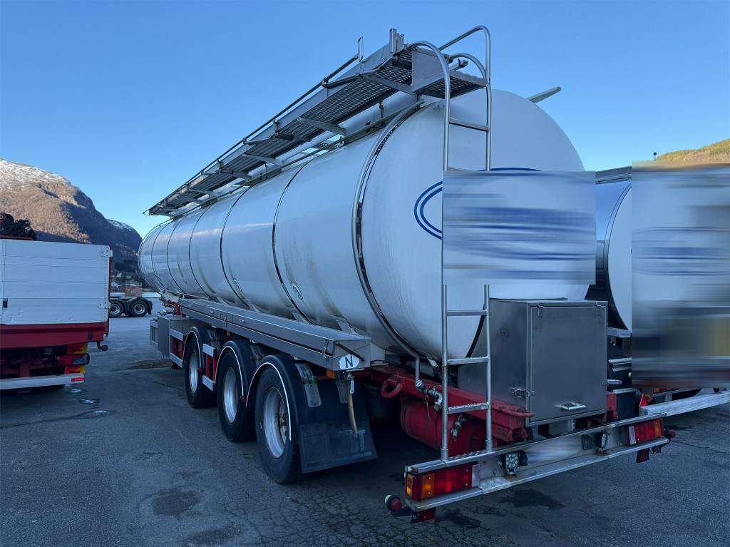 Annet Schrader tank trailer 32 m2 - Semirreboque tanque: foto 4 Annet Schrader tank trailer 32 m2 - Semirreboque tanque: foto 4