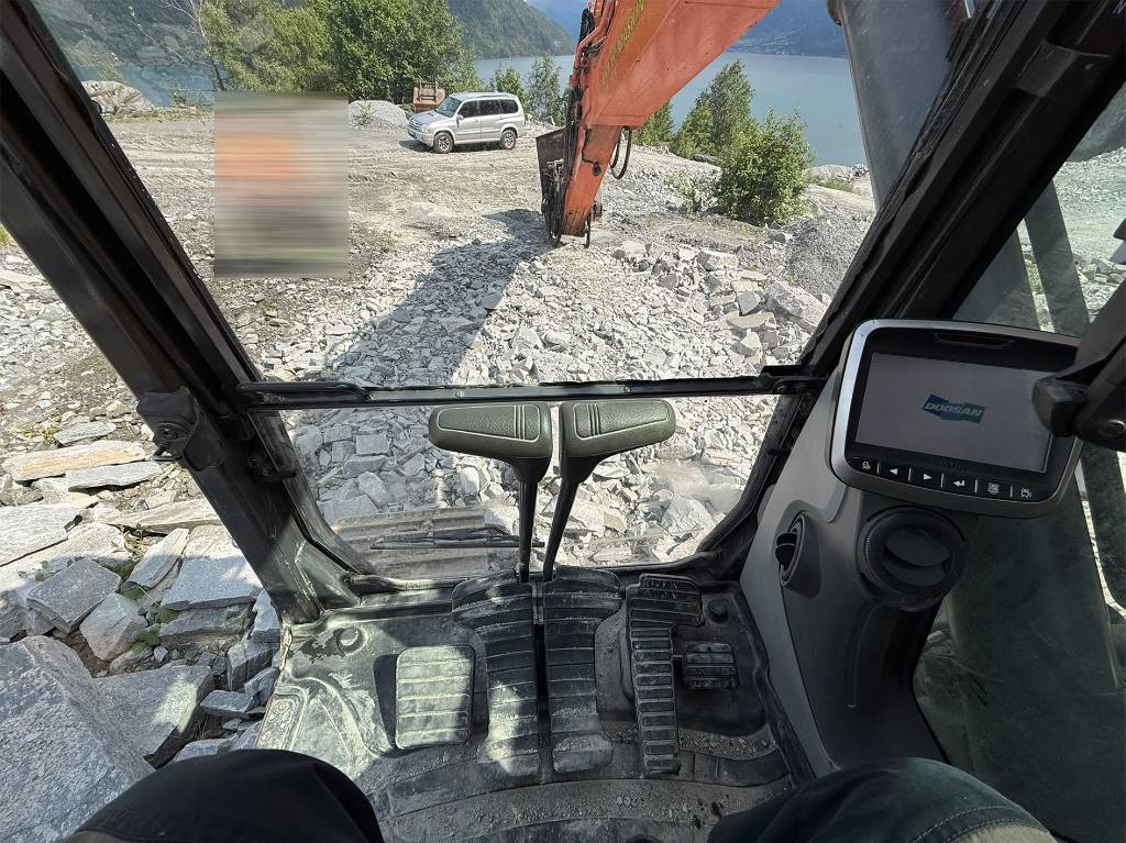 Escavadora de rastos Doosan DX 300 LC-5: foto 13 Escavadora de rastos Doosan DX 300 LC-5: foto 13