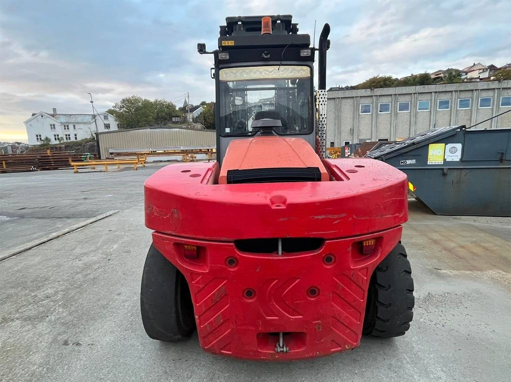 Empilhadeira a diesel Kalmar DCE 120-12: foto 8 Empilhadeira a diesel Kalmar DCE 120-12: foto 8