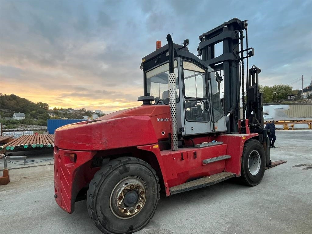 Empilhadeira a diesel Kalmar DCE 120-12: foto 11 Empilhadeira a diesel Kalmar DCE 120-12: foto 11