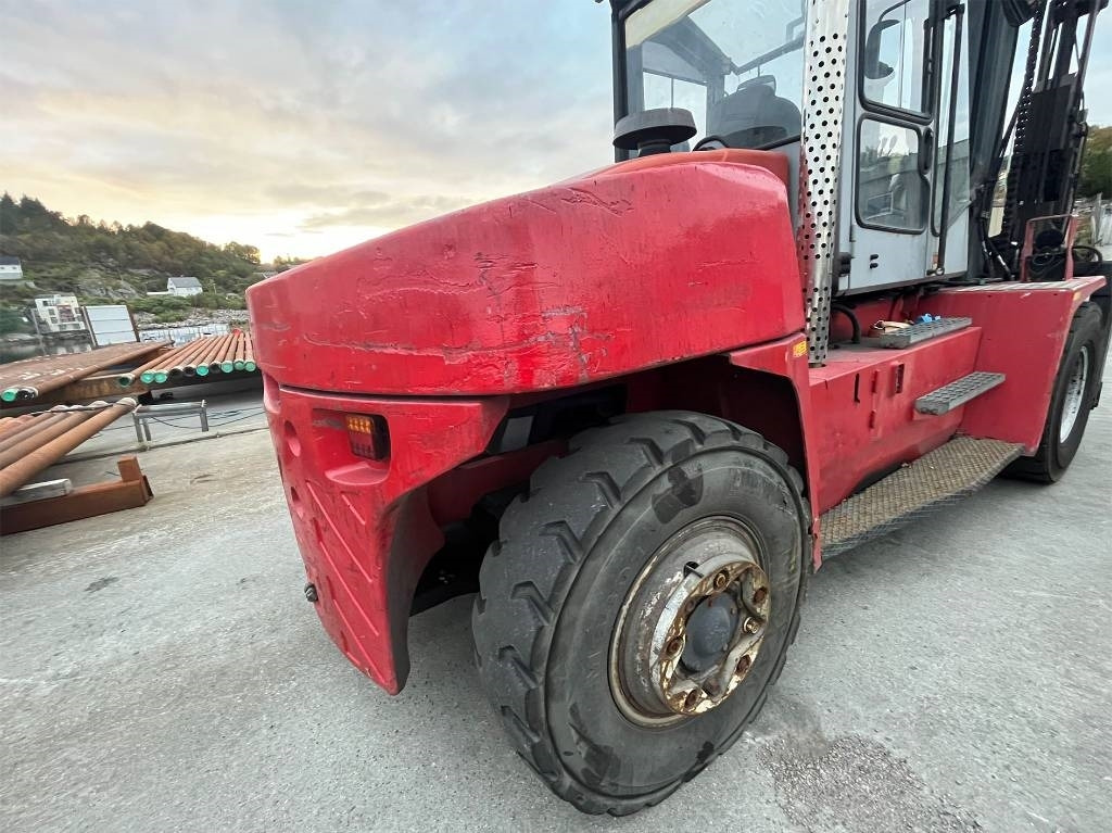 Empilhadeira a diesel Kalmar DCE 120-12: foto 6 Empilhadeira a diesel Kalmar DCE 120-12: foto 6