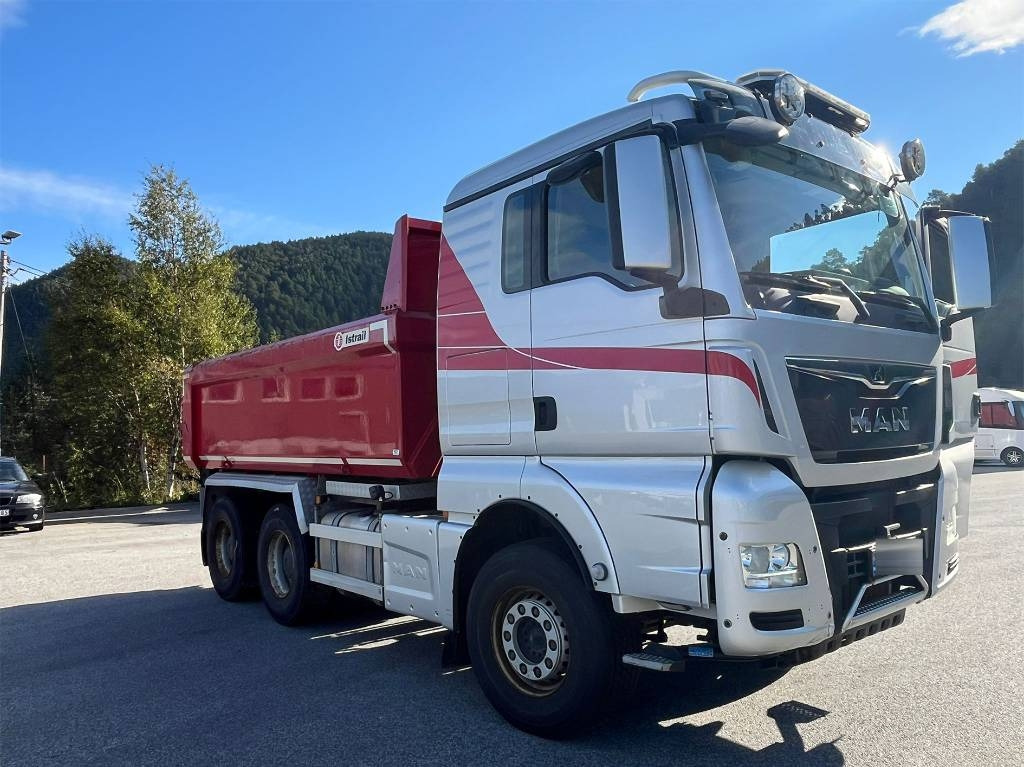 MAN TGX 26.580 6x4 - Camião basculante: foto 1 MAN TGX 26.580 6x4 - Camião basculante: foto 1