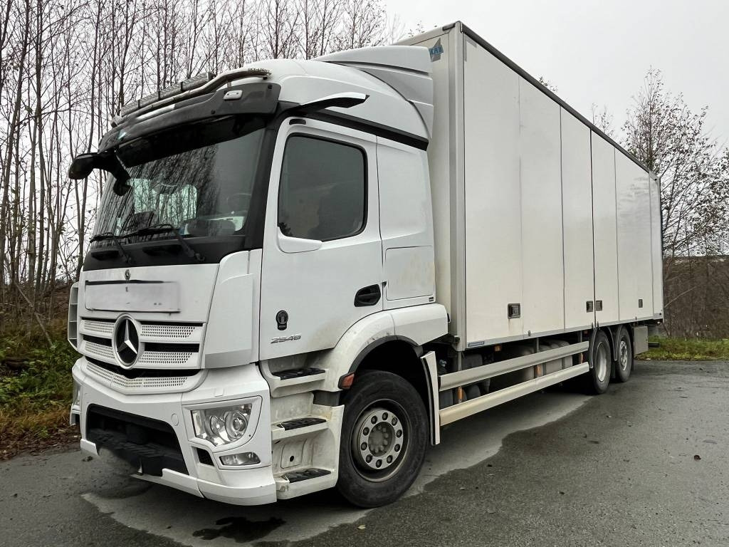 Mercedes-Benz Actros 2546 6x2 - Camião furgão: foto 1 Mercedes-Benz Actros 2546 6x2 - Camião furgão: foto 1