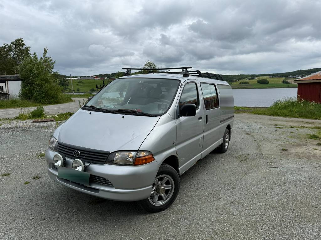 Toyota Hiace 4x4 - Furgão: foto 1 Toyota Hiace 4x4 - Furgão: foto 1