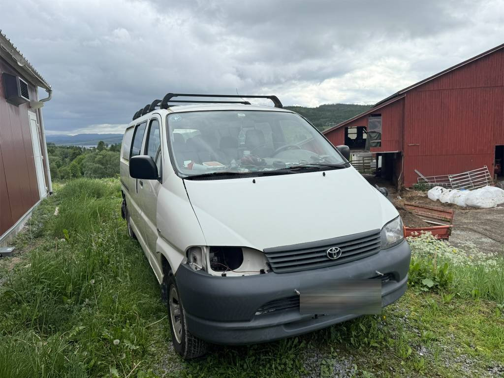 Toyota Hiace 4x4 - Furgão: foto 2 Toyota Hiace 4x4 - Furgão: foto 2