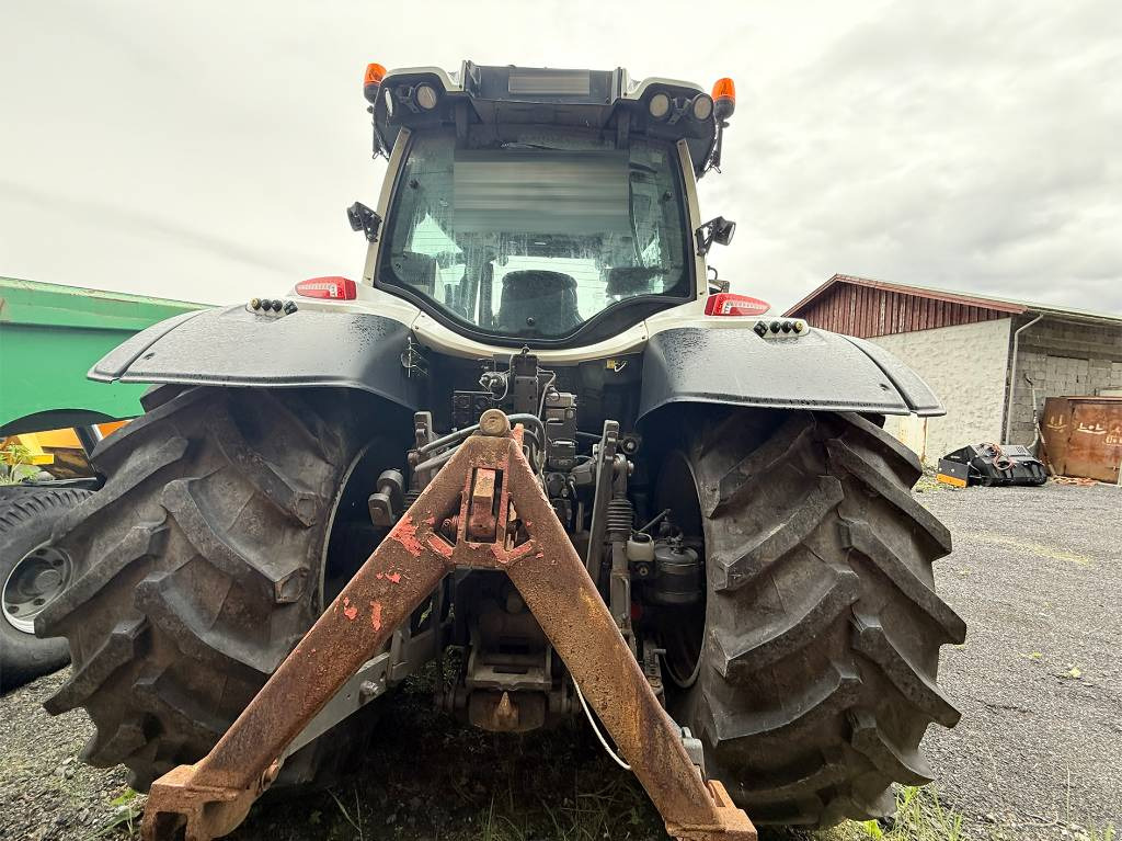 Valtra N 174 med frontlaster - Trator: foto 4 Valtra N 174 med frontlaster - Trator: foto 4