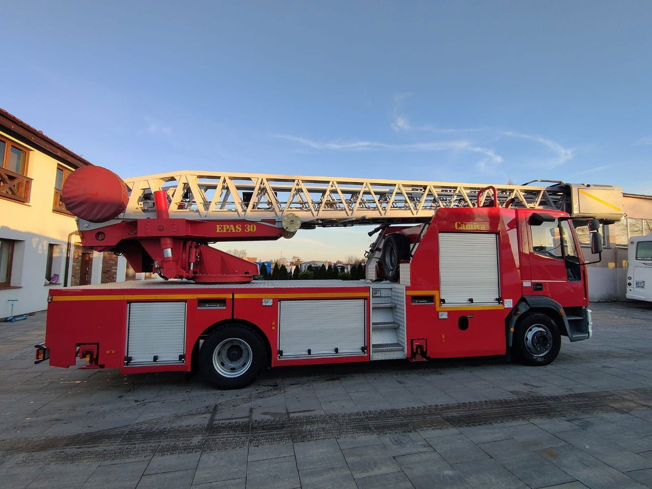 Iveco EuroCargo 130 130E24 Drabina 30m Camiva Epas 30 Wóz strażacki - Carro de bombeiro: foto 4 Iveco EuroCargo 130 130E24 Drabina 30m Camiva Epas 30 Wóz strażacki - Carro de bombeiro: foto 4
