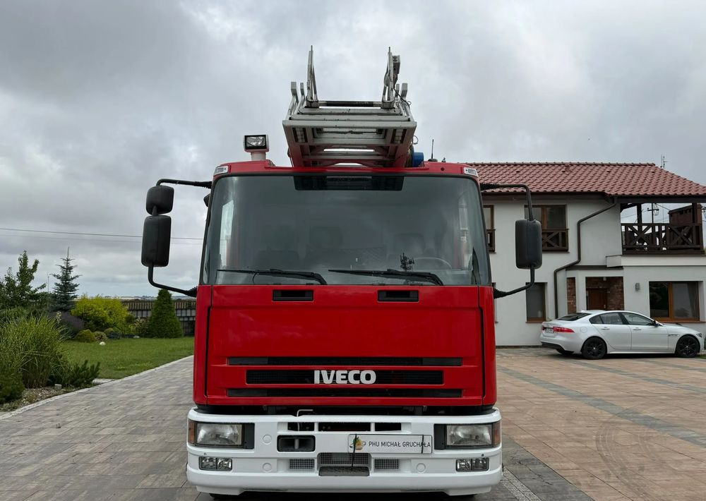 Iveco Eurocargo 130E24 - Carro de bombeiro: foto 2 Iveco Eurocargo 130E24 - Carro de bombeiro: foto 2