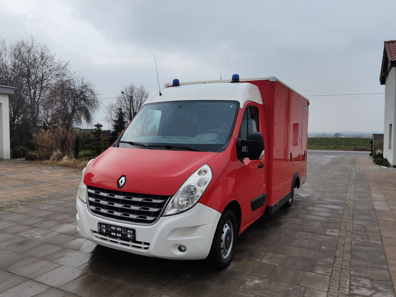 Renault Master Karetka Ambulans pogotowie kontenerowe Kamper - Ambulância: foto 3 Renault Master Karetka Ambulans pogotowie kontenerowe Kamper - Ambulância: foto 3