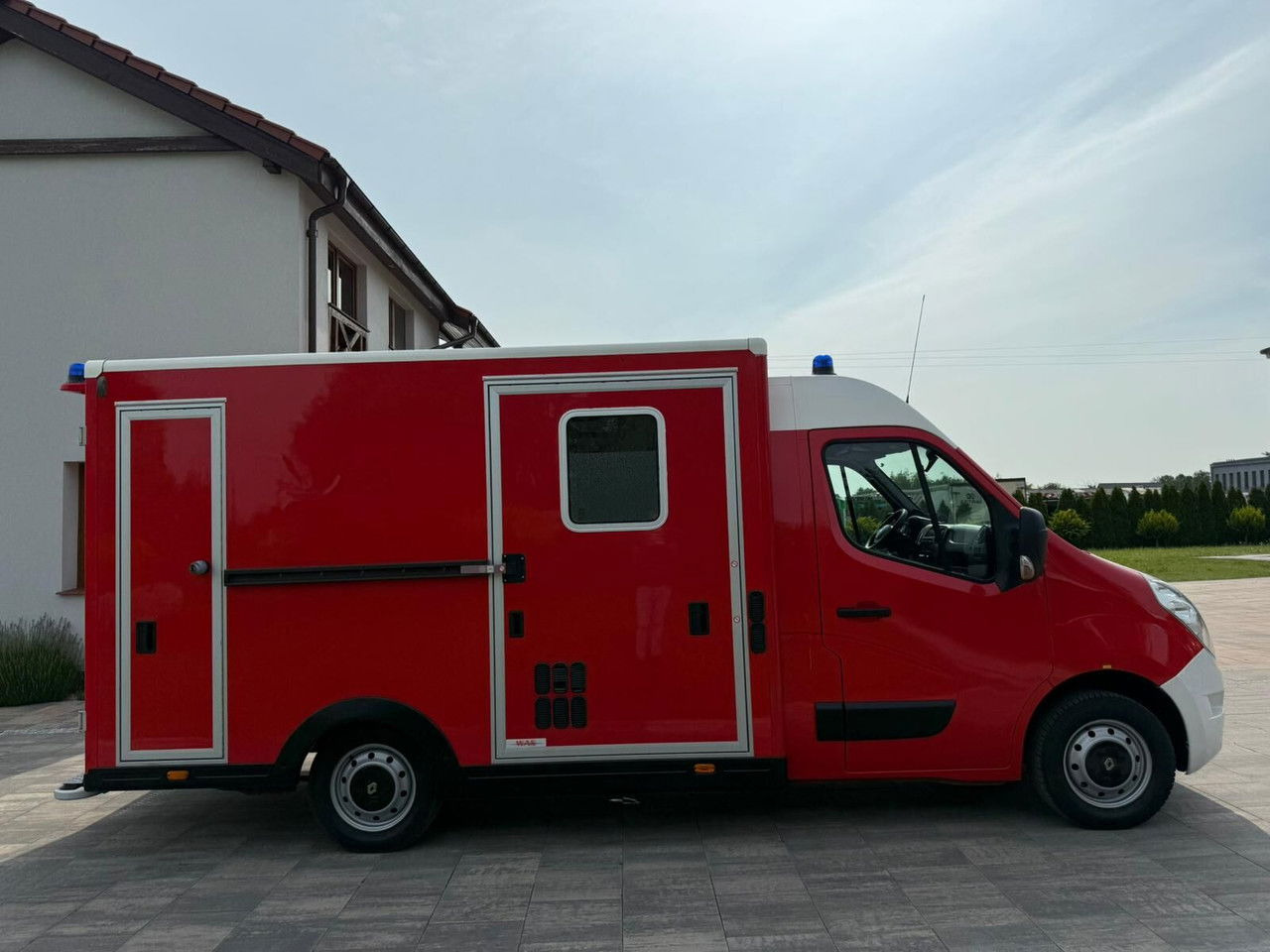 Renault Master Karetka Ambulans pogotowie kontenerowe - Ambulância: foto 4 Renault Master Karetka Ambulans pogotowie kontenerowe - Ambulância: foto 4