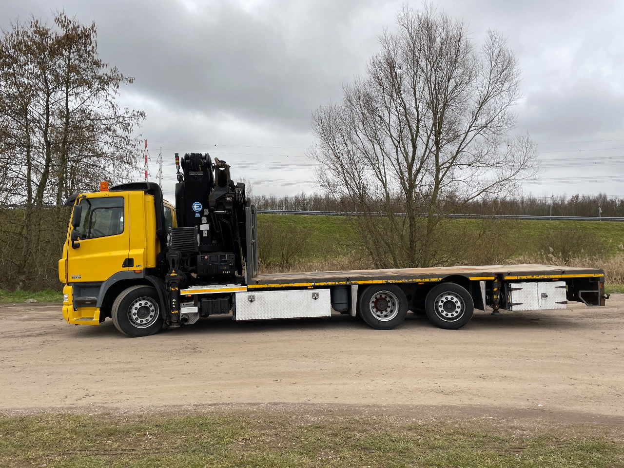 DAF 85.410 Met Effer 470 6s laadkraan ladekran loadercrane crane palfinger hiab fassi - Camião grua: foto 2 DAF 85.410 Met Effer 470 6s laadkraan ladekran loadercrane crane palfinger hiab fassi - Camião grua: foto 2