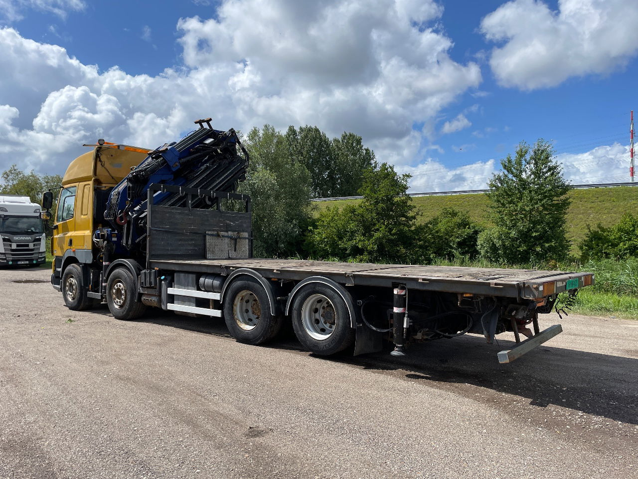 DAF CF 85.410 PM 80 crane laadkraan met jib en frontstempels - Camião grua: foto 5 DAF CF 85.410 PM 80 crane laadkraan met jib en frontstempels - Camião grua: foto 5