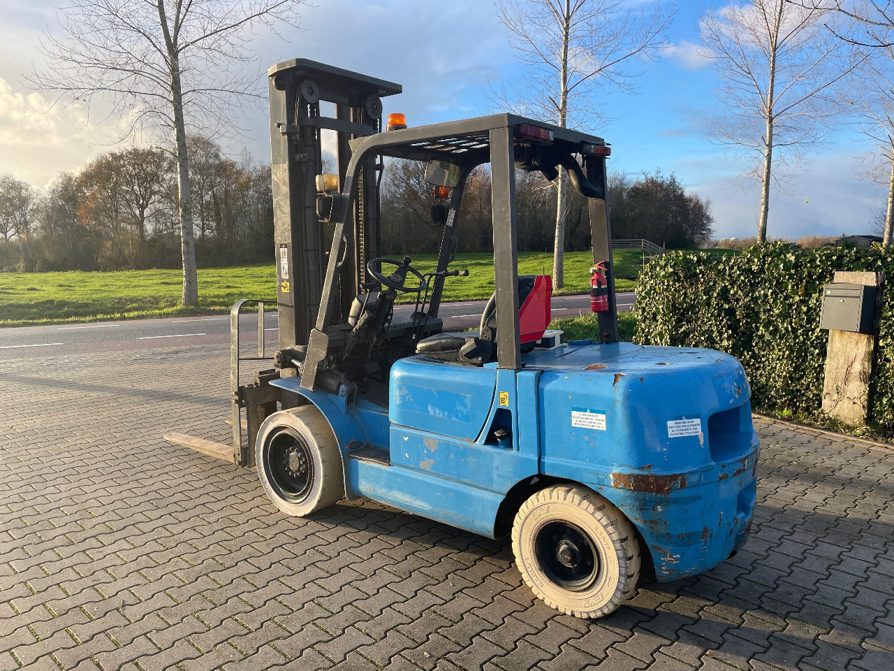 Nissan 3.5 tons diesel heftruck triplo 5.50m Hefhoogte 2000 uur - Empilhadeira: foto 2 Nissan 3.5 tons diesel heftruck triplo 5.50m Hefhoogte 2000 uur - Empilhadeira: foto 2