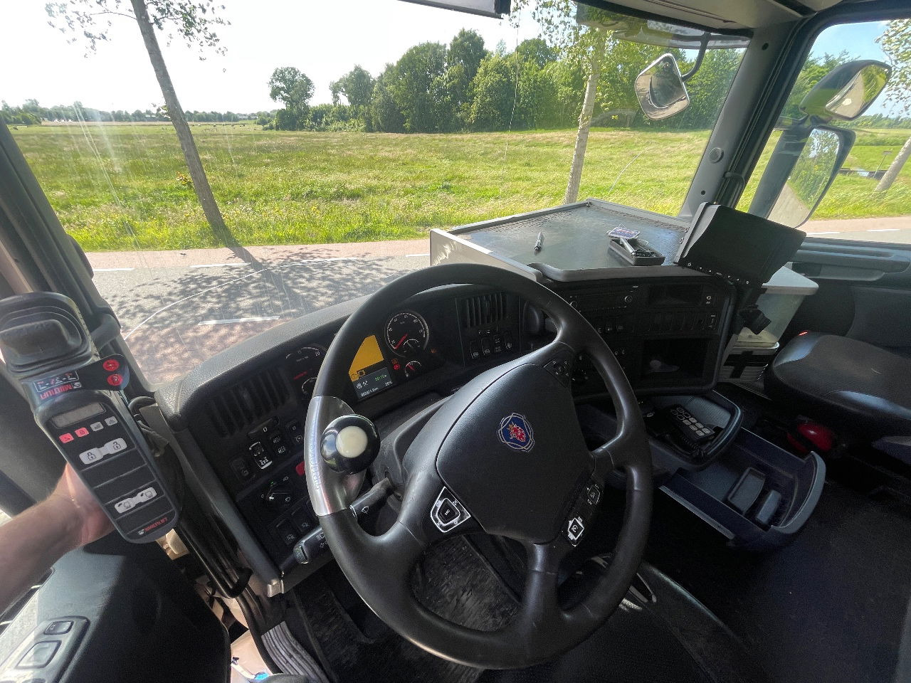 Camião transportador de contêineres/ Caixa móvel, Camião grua Scania R480 with hiab hookloader and hiab 262 EP5 with remote crane 2019: foto 11
