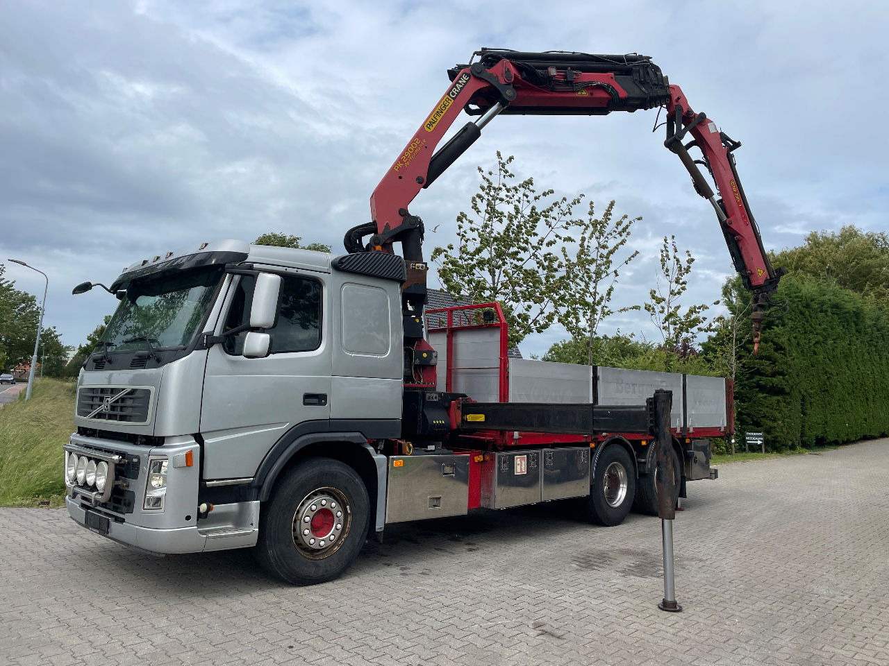 Volvo FM 440 with Palfinger PK29002 with jib flyjib - Camião grua: foto 1 Volvo FM 440 with Palfinger PK29002 with jib flyjib - Camião grua: foto 1