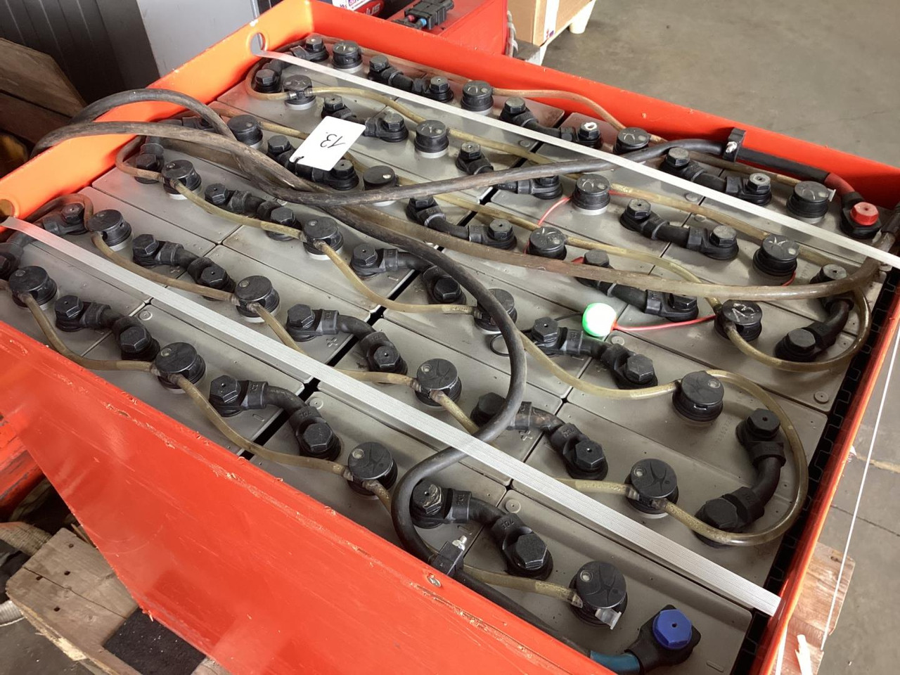 AIM 48V 5 PzS 775 - Bateria automotiva por Equipamento de movimentação: foto 1 AIM 48V 5 PzS 775 - Bateria automotiva por Equipamento de movimentação: foto 1