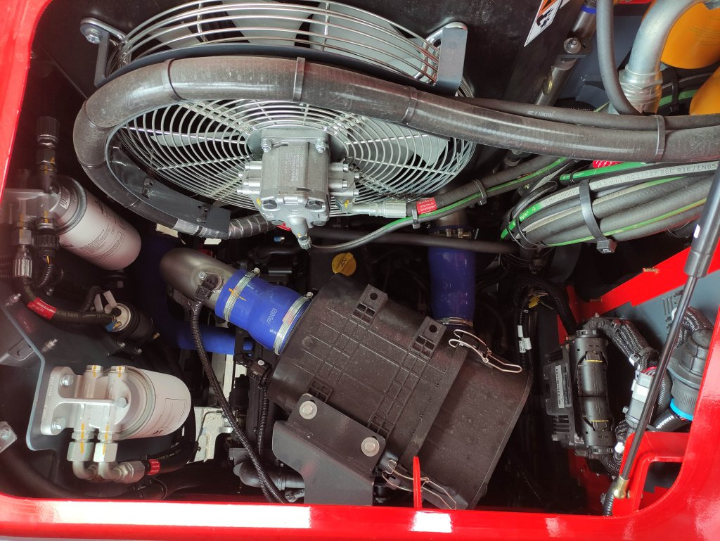 Combilift C6000SL - Empilhador lateral: foto 2 Combilift C6000SL - Empilhador lateral: foto 2