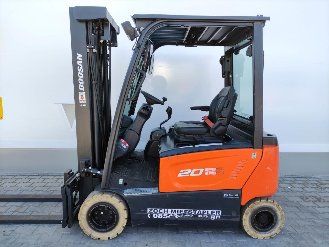 Doosan B20X-7 (Plus) - Empilhadeira elétrica: foto 1 Doosan B20X-7 (Plus) - Empilhadeira elétrica: foto 1