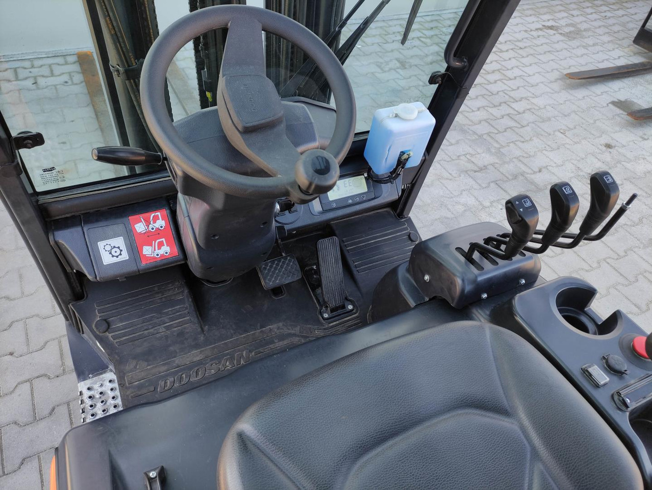 Doosan B20X-7 (Plus) - Empilhadeira elétrica: foto 5 Doosan B20X-7 (Plus) - Empilhadeira elétrica: foto 5