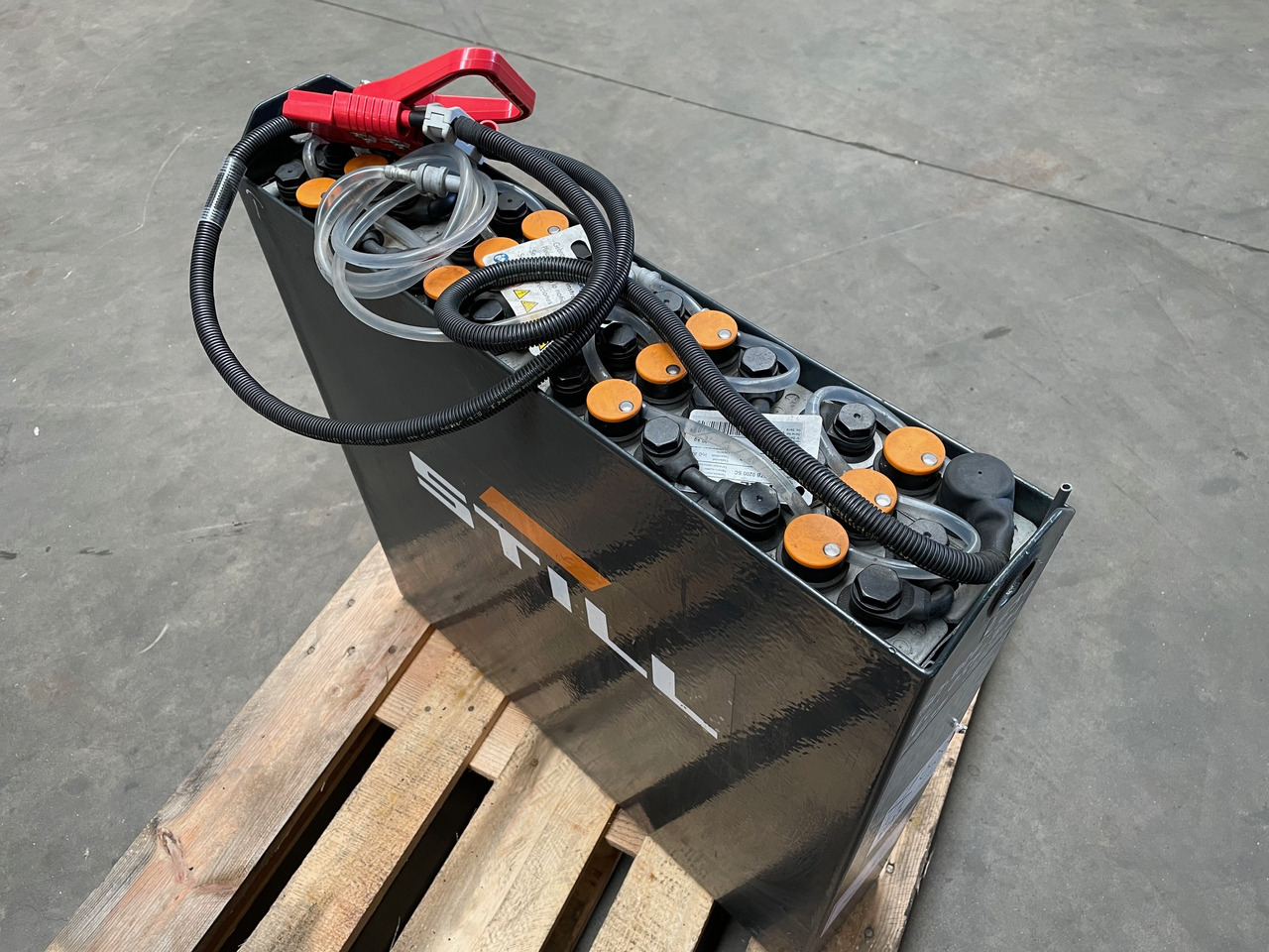 Exide 24 Volt I 2EPzB 200 - Bateria automotiva por Equipamento de movimentação: foto 1 Exide 24 Volt I 2EPzB 200 - Bateria automotiva por Equipamento de movimentação: foto 1