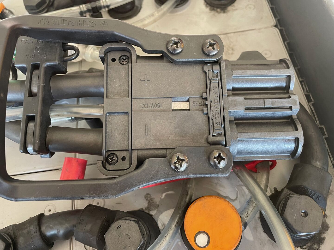 Exide 80V 6 PZS 930 - Bateria automotiva por Equipamento de movimentação: foto 4 Exide 80V 6 PZS 930 - Bateria automotiva por Equipamento de movimentação: foto 4