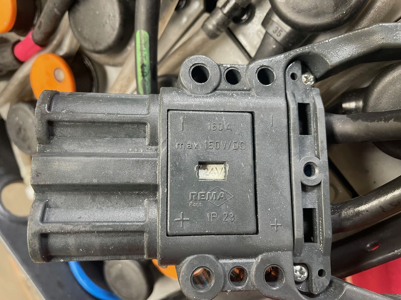 Hawker 24 Volt I 3 PZS 375 - Bateria automotiva por Equipamento de movimentação: foto 4 Hawker 24 Volt I 3 PZS 375 - Bateria automotiva por Equipamento de movimentação: foto 4