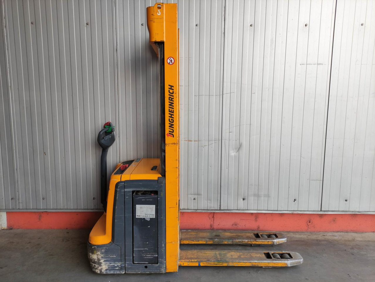 Jungheinrich EJC 212 Z - Stacker: foto 2 Jungheinrich EJC 212 Z - Stacker: foto 2