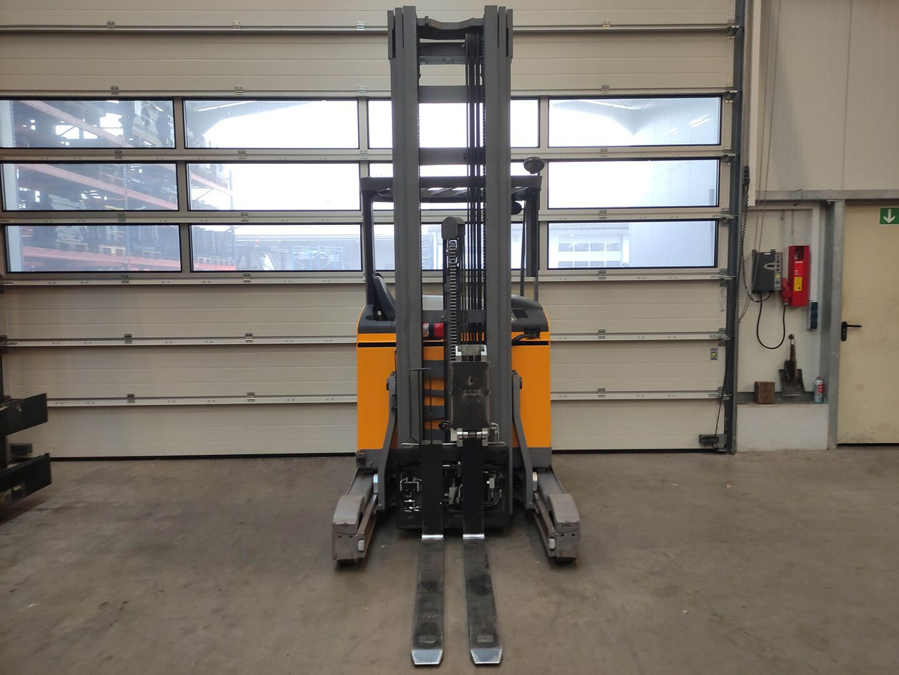 Jungheinrich ETV 216 - Empilhador retráctil: foto 3 Jungheinrich ETV 216 - Empilhador retráctil: foto 3