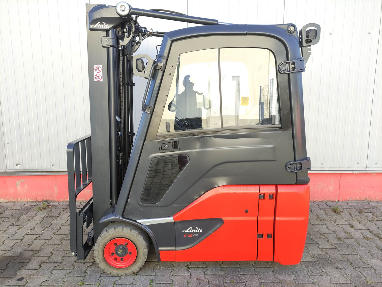 Linde E16-02-386 EVO - Empilhadeira elétrica: foto 1 Linde E16-02-386 EVO - Empilhadeira elétrica: foto 1