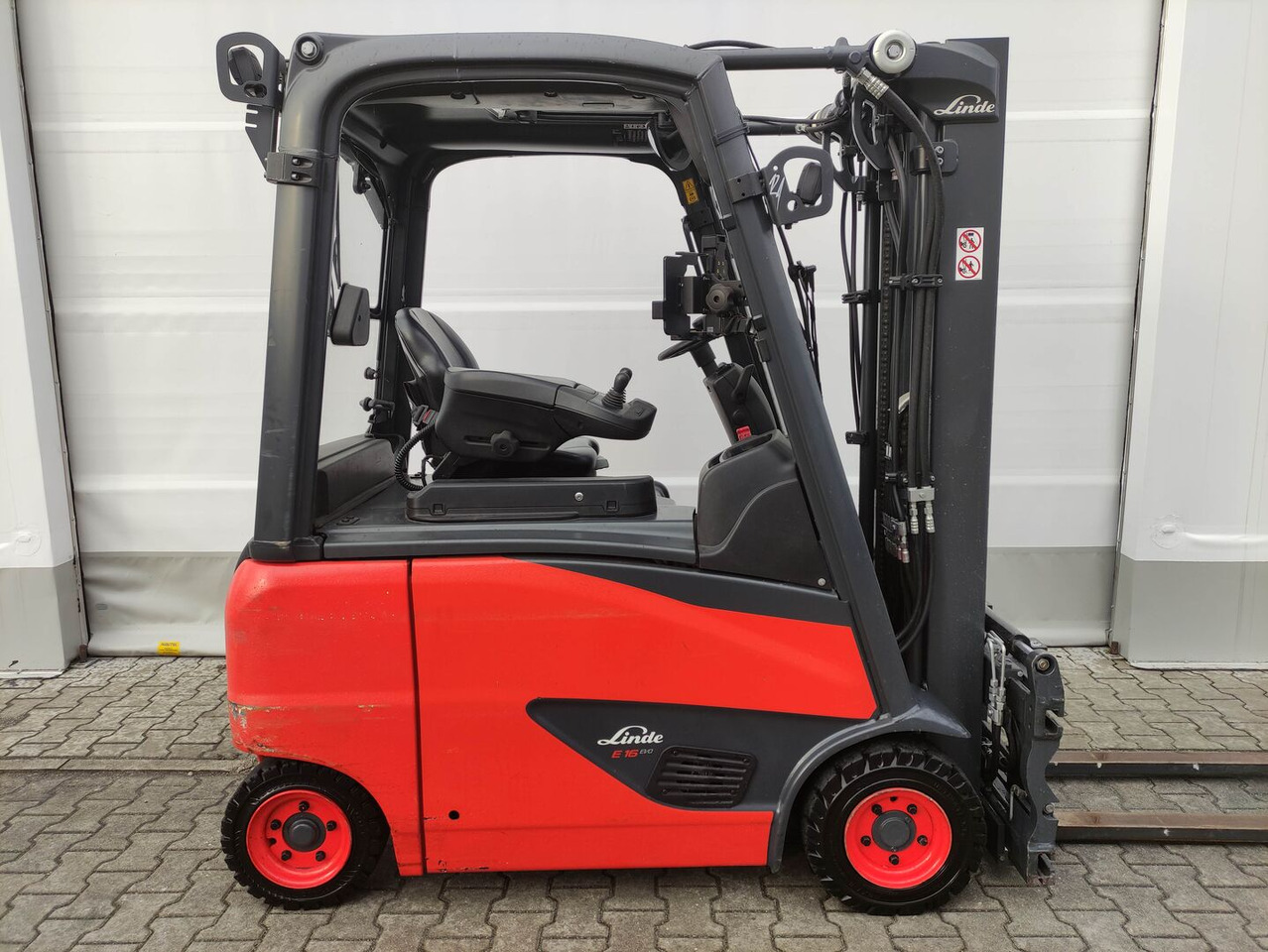 Linde E16PH-02-386 - Empilhadeira elétrica: foto 2 Linde E16PH-02-386 - Empilhadeira elétrica: foto 2
