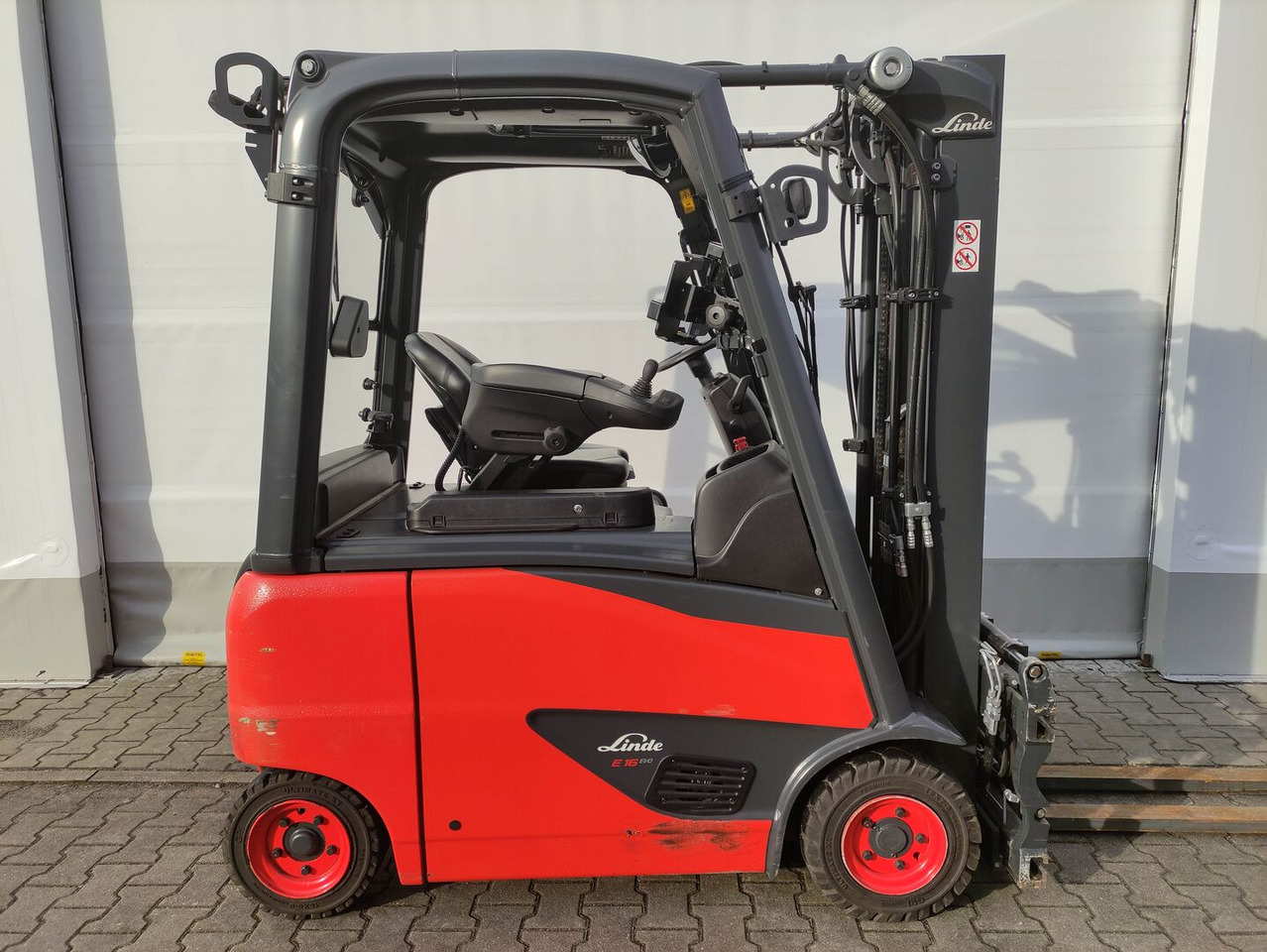 Linde E16PH-02-386 - Empilhadeira elétrica: foto 2 Linde E16PH-02-386 - Empilhadeira elétrica: foto 2