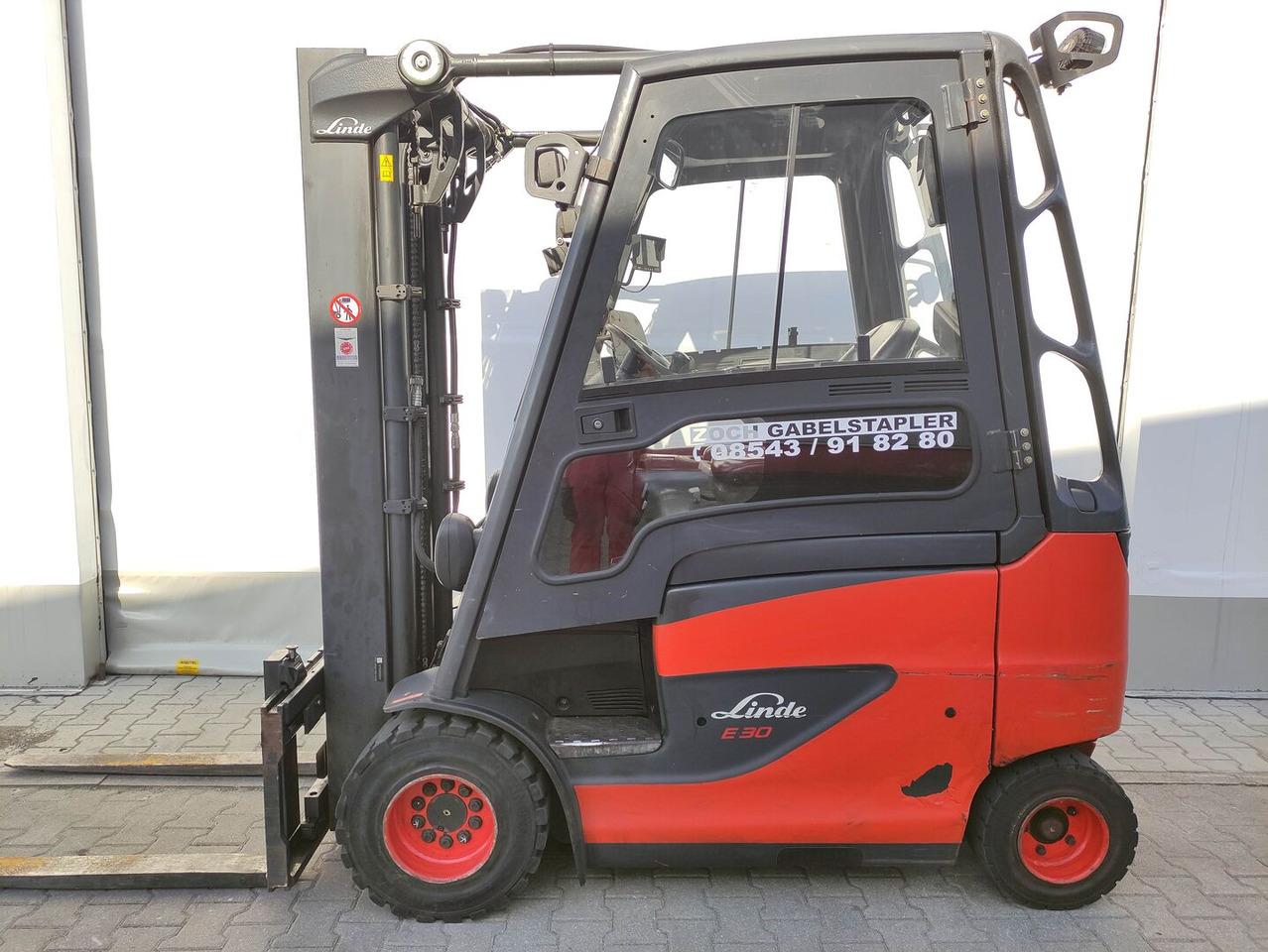 Linde E30H-01-600-387 - Empilhadeira elétrica: foto 1 Linde E30H-01-600-387 - Empilhadeira elétrica: foto 1