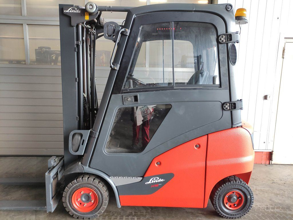 Linde H16D-01-391 *Komplett aufbereitet* - Empilhadeira a diesel: foto 1 Linde H16D-01-391 *Komplett aufbereitet* - Empilhadeira a diesel: foto 1