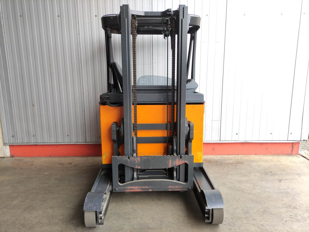 Linde R10B-01-112 - Empilhador retráctil: foto 3 Linde R10B-01-112 - Empilhador retráctil: foto 3